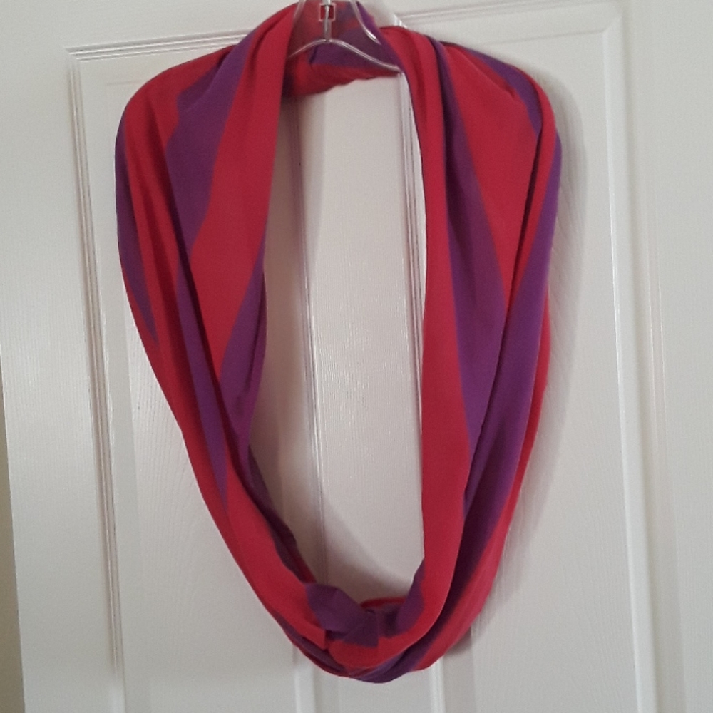 Gap, henley long sleeve tee & infinity scarf, size S - Picture 7 of 8